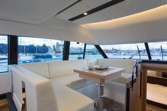 prestige 420 flybridge bench