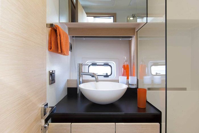 prestige 420 flybridge head