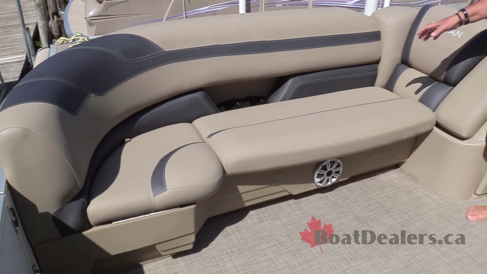 sylvan-L3-party-fish-starboard-bow-seat