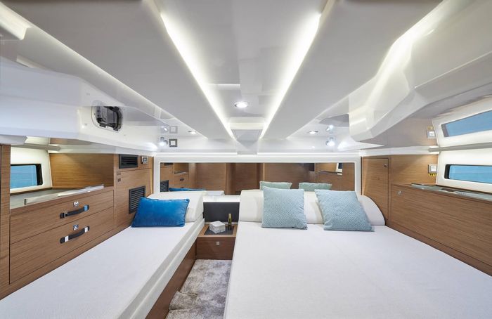 Jeanneau leader 12.5 beds