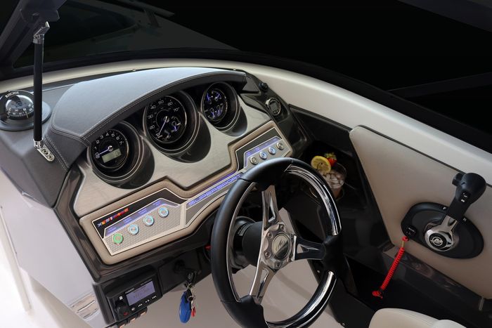 Monterey 215 ss helm
