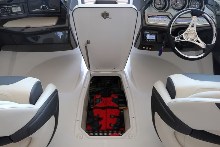 Monterey 215 ss storage