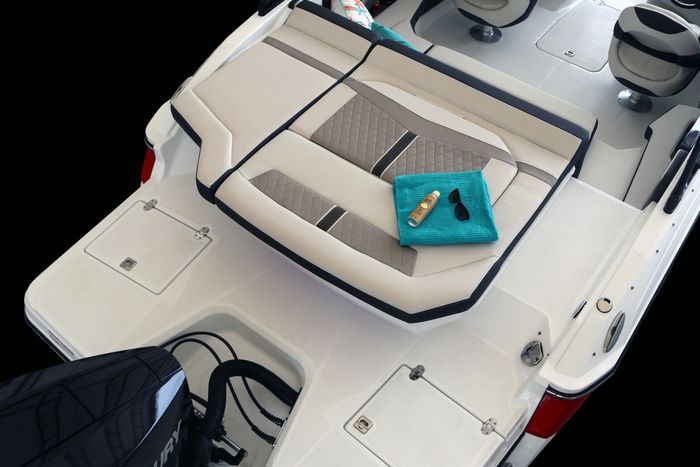 Monterey 215 ss sunpad