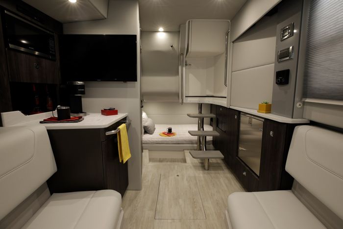 formula 380 ssc cuddy guest bed