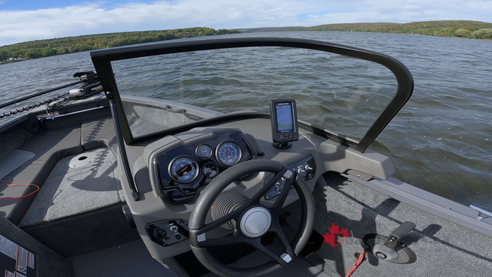 princecraft-sport-182-cockpit