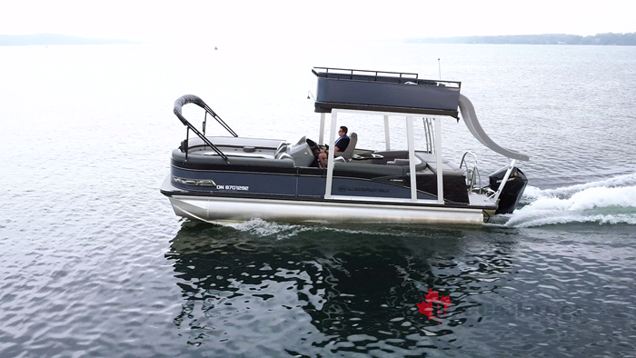 Bennington Q Series - Luxury Fiberglass & Aluminum Pontoon Boats