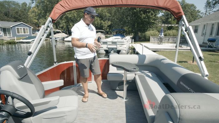 bennington-20sv-aft-seating