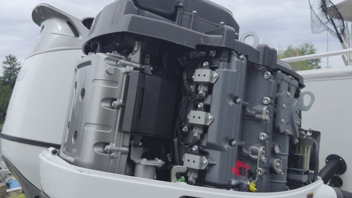 suzuki-300btx-engine