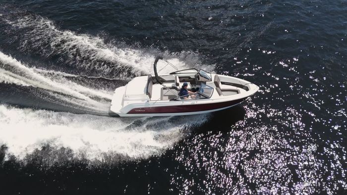 volvo-penta-v6-280hp-ce-duo-prop-overhead
