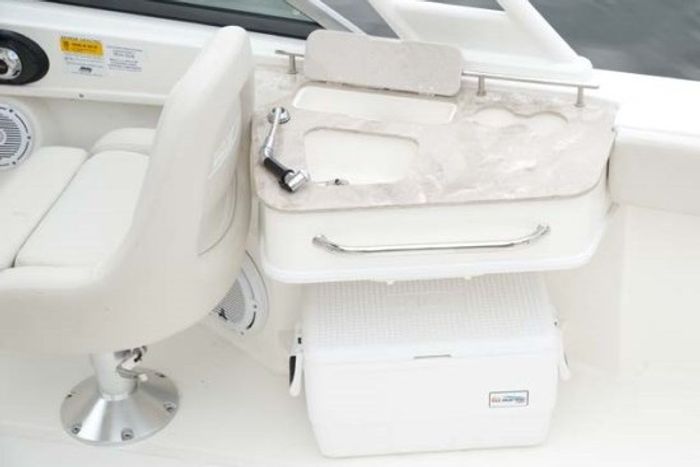 230 vantage boston whaler sink