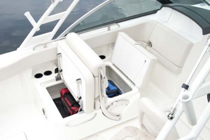 230 vantage boston whaler storage