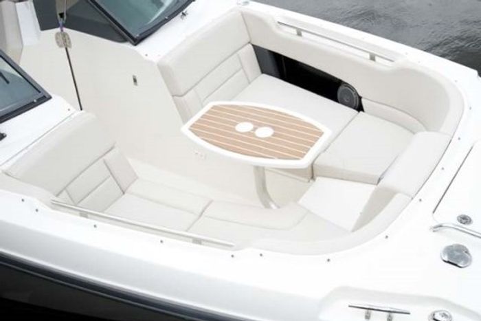 230 vantage boston whaler table