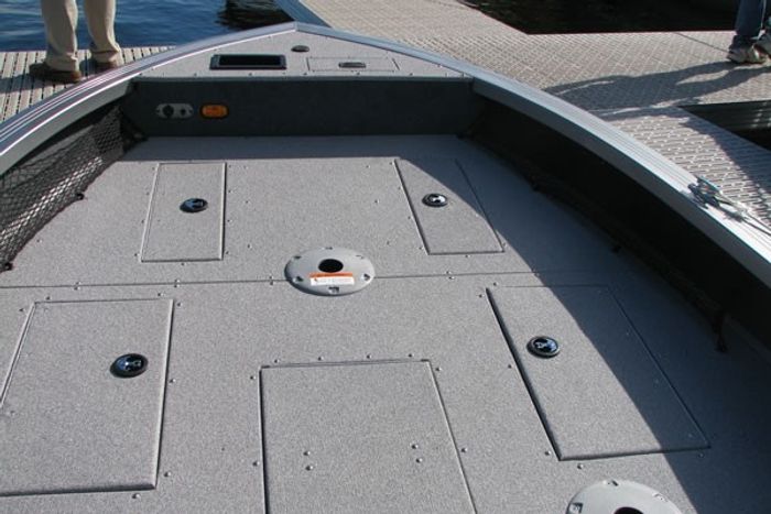 Crestliner 1850 Pro Tiller Bow