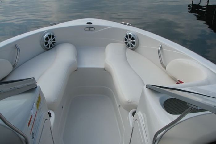 Tahoe Q8 Bow