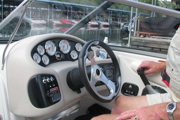Tahoe Q8 Helm