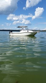 2011 Boston Whaler 235 Conquest