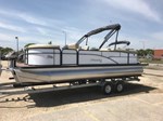 2017 Manitou 23 Oasis SE VP Tri-Toon