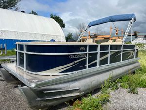 2013 Crest Crest II 210 SF