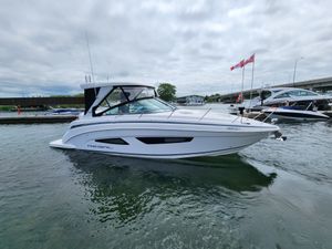 Regal 33 Express Hardtop 2020