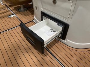 Crownline E285 2024