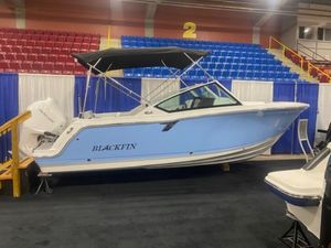 2023 Blackfin 232DC