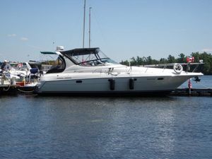 1998 Cruisers Yachts 3375 Esprit