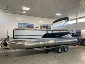 2023 Crest Classic LX 240 SLSC