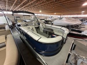 2023 Crest Classic DLX 240 SLSC