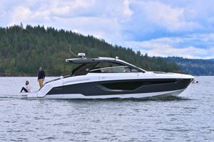 Cruisers Yachts 42 GLS IO 2026