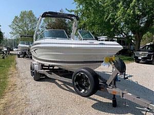 2024 Crownline 220SS