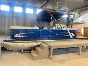 Starcraft EXS 3 Tritoon in Blue Suzuki DF175 Four Stroke 2025