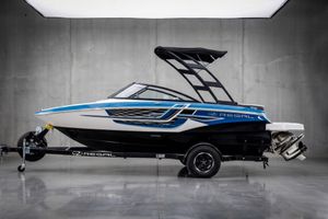 2018 Regal 1900 ESX
