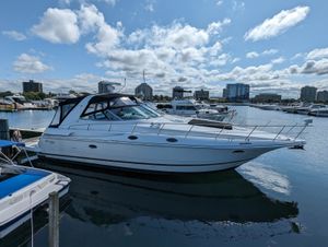 2003 Cruisers Yachts 3870 Express