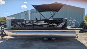 2026 SunChaser Geneva 21 Sport LR DH Tritoon Black with Suzuki DF