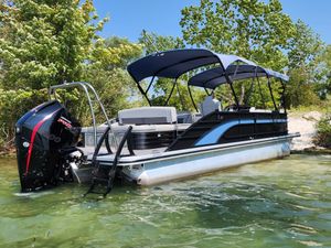 Bennington 25 LSB 2022