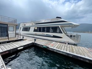 Three Buoys Houseboat 50 Feet 2000