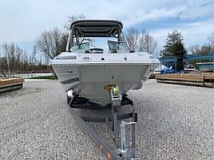 2024 Crownline E285