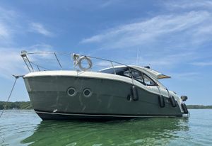 2014 CARVER C37