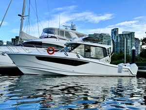 2022 Boston Whaler 405 Conquest