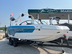2025 Moomba Max™