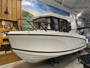 2025 Trophy T23 Pilothouse WITH BOW THRUSTER!