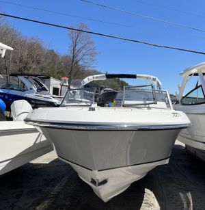 2025 Boston Whaler 210 Vantage