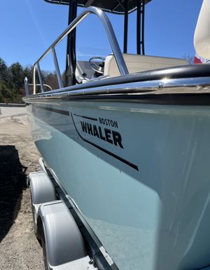 2025 Boston Whaler 190 Montauk