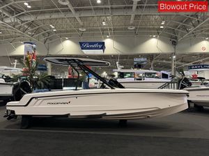 2025 Axopar 22 T-TOP