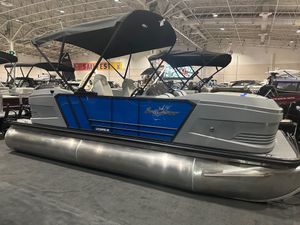 2025 SunChaser Lucerne 20 LR DH Tritoon Blue Suzuki DF90