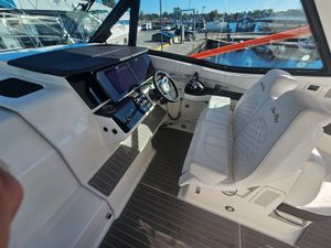 2023 Sea Ray 320 Sundancer for sale in Belleville, ON, photo 11