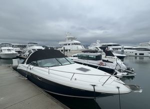 2007 Sea Ray 29SLX with cuddy cabin
