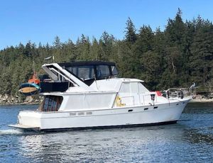 1990 Bayliner 4588
