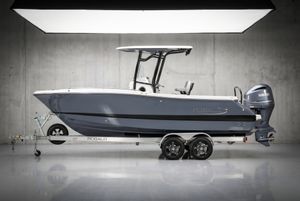 2025 Robalo R230
