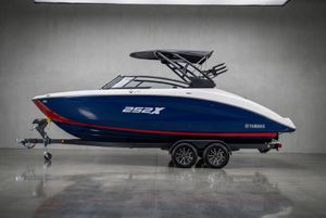 YAMAHA 252X 2025